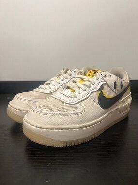 SIZE 6.5 W0MAN - Nike Air Force 1 Go The Extra Smile
